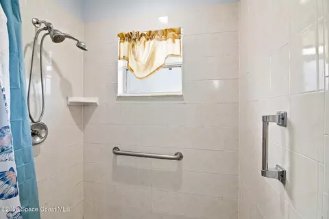 Bath - 3293 Cloudberry Pl, Melbourne, FL 32940 photo 3 of 4
