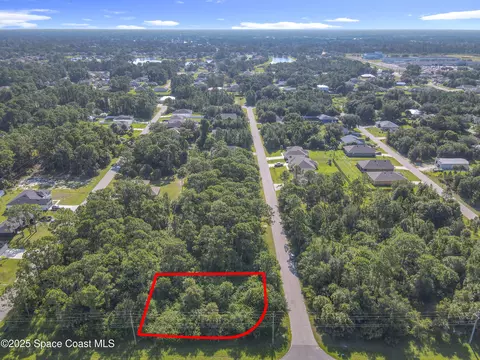 499 Fairbanks St, Palm Bay, FL 32908