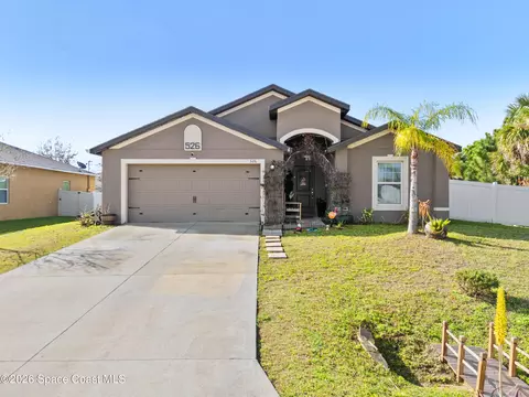 526 Hancock St SW, Palm Bay, FL 32908