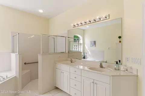 Bath - 1825 Ficus Point Dr, Melbourne, FL 32940 photo 2 of 3