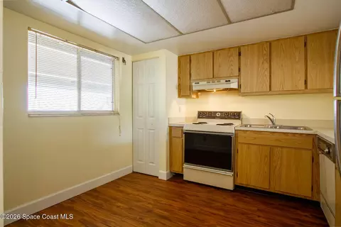 Kitchen - 2935 Thrush Dr #237, Melbourne, FL 32935 photo 1 of 3
