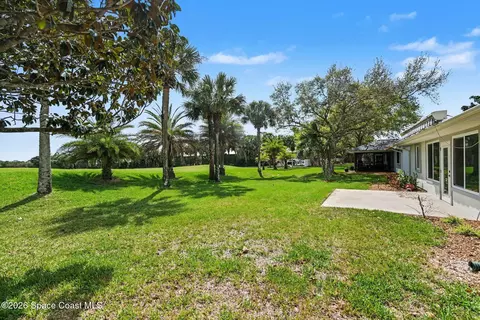 Exterior - 1071 Continental Ave, Melbourne, FL 32940 photo 4 of 6
