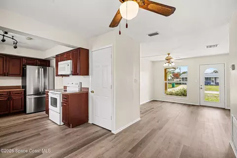 Living - 770 Mohawk Ave, Melbourne, FL 32935 photo 5 of 6