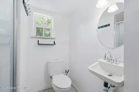 Bath - 355 Pine Ave, Cocoa, FL 32922 photo 2 of 2