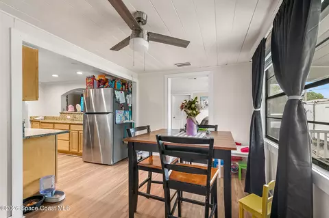 Dining - 355 Pine Ave, Cocoa, FL 32922 photo 3 of 3