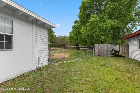 Exterior - 355 Pine Ave, Cocoa, FL 32922 photo 7 of 9