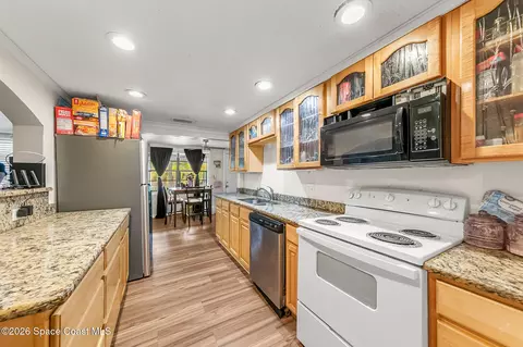 Kitchen - 355 Pine Ave, Cocoa, FL 32922 photo 1 of 2
