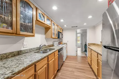 Kitchen - 355 Pine Ave, Cocoa, FL 32922 photo 2 of 2