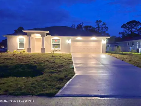 640 Roth Ct SE, Palm Bay, FL 32909