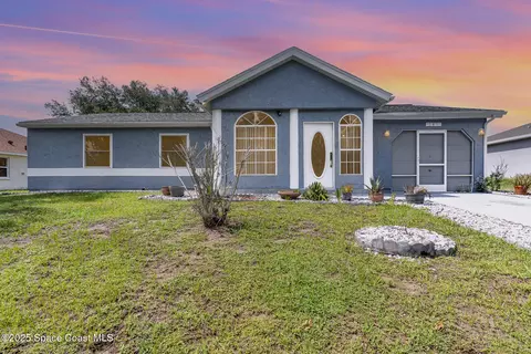 147 Emerson Dr NW, Palm Bay, FL 32907