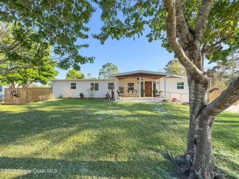 4160 Hidden Lakes Dr, Mims, FL 32754