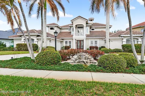 340 Newport Dr, Indialantic, FL 32903