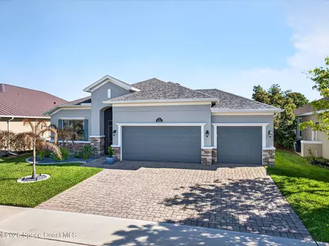 8023 Creshire Ct, Melbourne, FL 32940