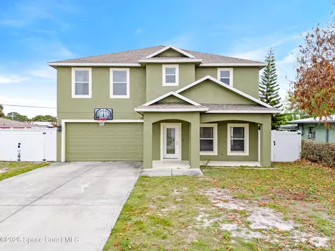 2246 Warwick Rd, Melbourne, FL 32935