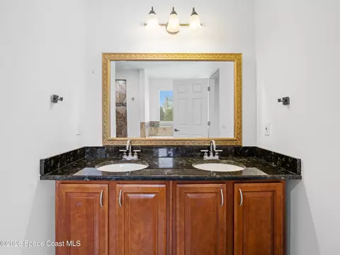 Bath - 2246 Warwick Rd, Melbourne, FL 32935 photo 5 of 7