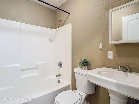 Bath - 9010 Concord Rd, Saint Cloud, FL 34773 photo 1 of 5