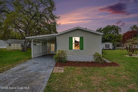 686 Sunrise Ct NE, Palm Bay, FL 32907
