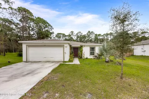 538 Ocean Spray St SW, Palm Bay, FL 32908