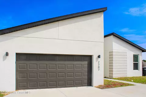2207 Rio Grande Canyon Loop, Poinciana, FL 34759