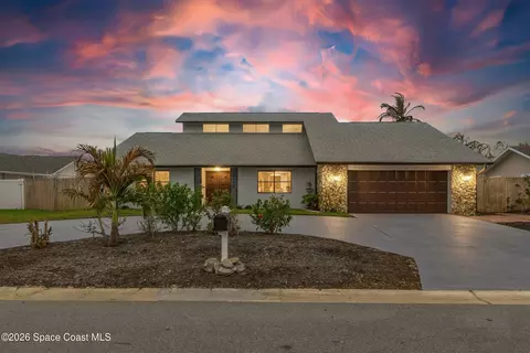 725 Puesta Del Sol Plz, Indialantic, FL 32903