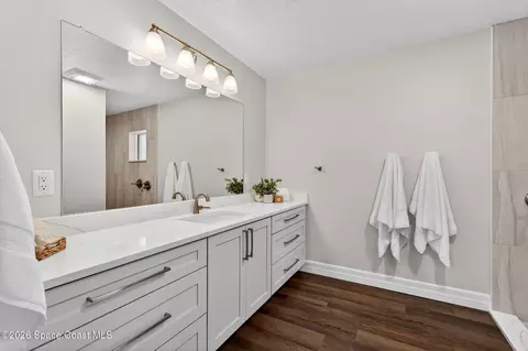 Bath - 320 Olympia Ct, Melbourne, FL 32940 photo 2 of 3