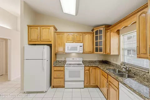 Kitchen - 975 S Fork Cir, Melbourne, FL 32901 photo 1 of 3