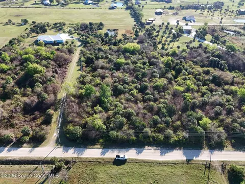 6215 Dixie Way, Mims, FL 32754