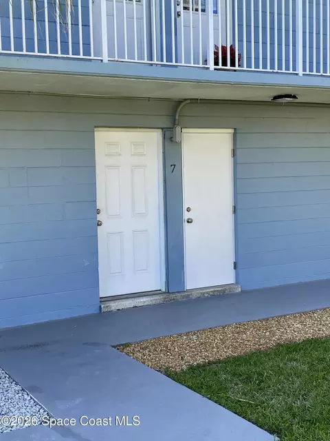 302 Lincoln Ave #7, Cape Canaveral, FL 32920