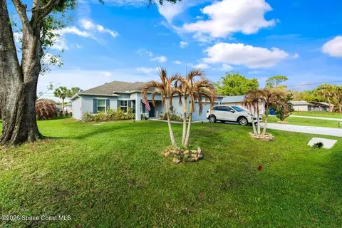 1343 Damask Ln, Sebastian, FL 32958