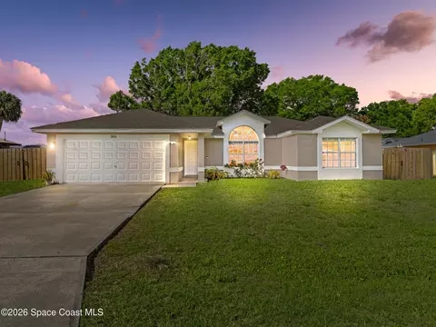 366 Haverford Ln NE, Palm Bay, FL 32907