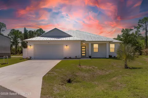 290 Dobbins Rd NW, Palm Bay, FL 32907