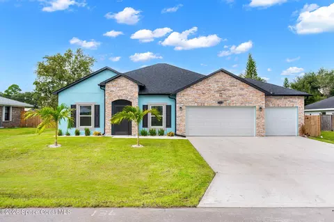 1024 Tevis St SE, Palm Bay, FL 32909