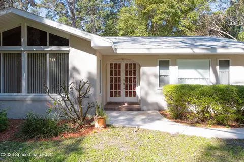 693 W Pine Rd, Melbourne Village, FL 32904