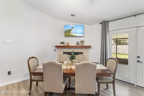 Dining - 2470 Forest Run Dr, Melbourne, FL 32935 photo 2 of 3
