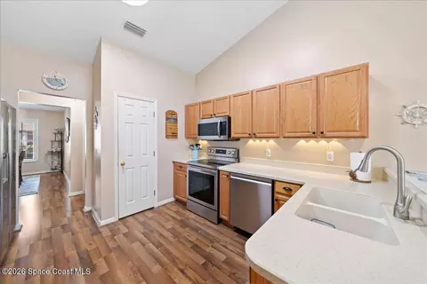 Kitchen - 1500 Whitman Dr, Melbourne, FL 32904 photo 4 of 4