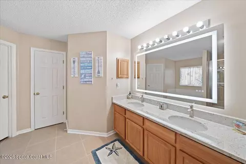 Bath - 1500 Whitman Dr, Melbourne, FL 32904 photo 5 of 6