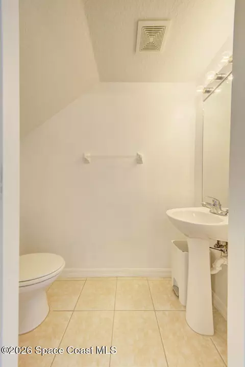Bath - 1322 Hampton Park Ln, Melbourne, FL 32940 photo 3 of 3