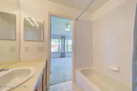Bath - 1322 Hampton Park Ln, Melbourne, FL 32940 photo 1 of 3