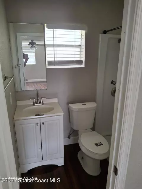 Bath - 2263 Monroe St, Melbourne, FL 32901 photo 2 of 3