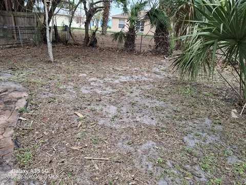 Exterior - 2263 Monroe St, Melbourne, FL 32901 photo 2 of 3
