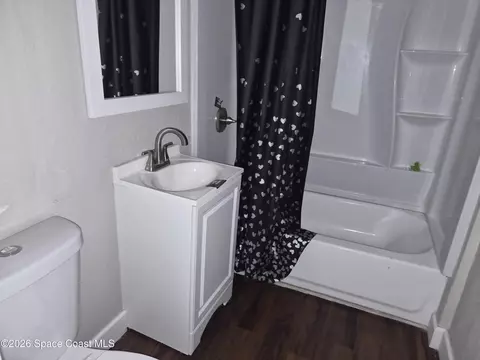 Bath - 2263 Monroe St, Melbourne, FL 32901 photo 3 of 3