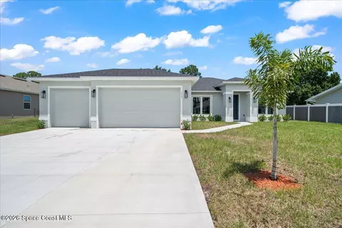 371 Bryn Mawr Ave NE, Palm Bay, FL 32907