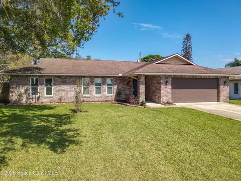 1815 Travelers Palm Dr, Edgewater, FL 32132