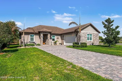 3270 Quantum Pl, Mims, FL 32754