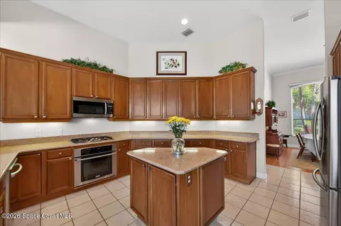 Kitchen - 486 Birchington Ln, Melbourne, FL 32940 photo 2 of 4