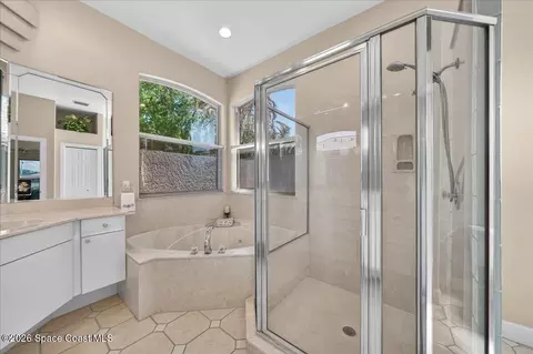 Bath - 486 Birchington Ln, Melbourne, FL 32940 photo 2 of 4