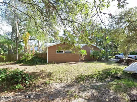 5813 Rose Ln, Tampa, FL 33618