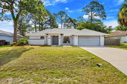 221 Seahorse Cir SE, Palm Bay, FL 32909