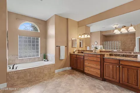 Bath - 3457 Bancroft Dr, Melbourne, FL 32940 photo 2 of 6