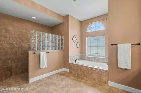 Bath - 3457 Bancroft Dr, Melbourne, FL 32940 photo 5 of 6